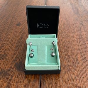 Pearl dangle earrings